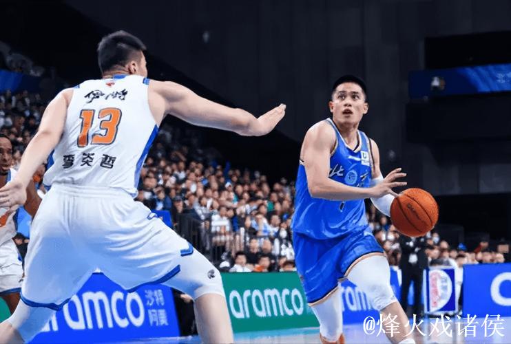 陈盈骏发威+集体三分雨 北汽男篮大胜新疆男篮取得两连胜 陈盈骏发威+集体三分雨 北汽男篮大胜新疆男篮取得两连胜