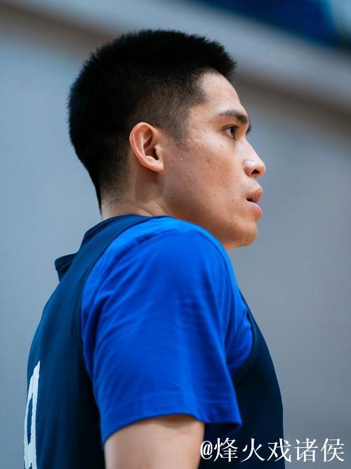 陈盈骏17+10崔永熙17分 广州再胜青岛晋级八强