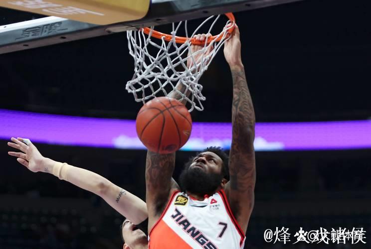 马奇空砍60分宁波负山东 闫实16分江苏胜天津