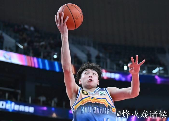 劳森18+15新疆胜青岛 王睿泽20分齐麟17+6